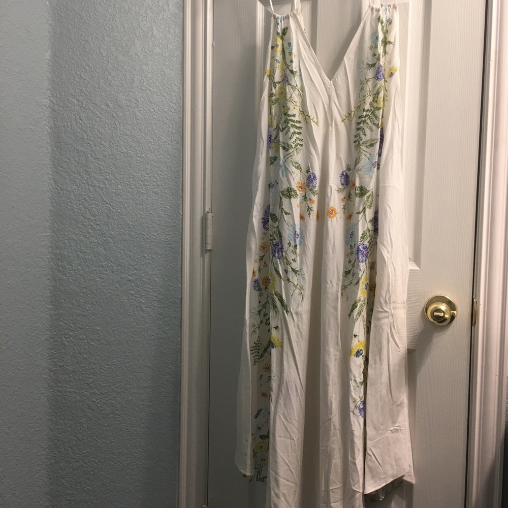 Beautiful light weight summer dress.
